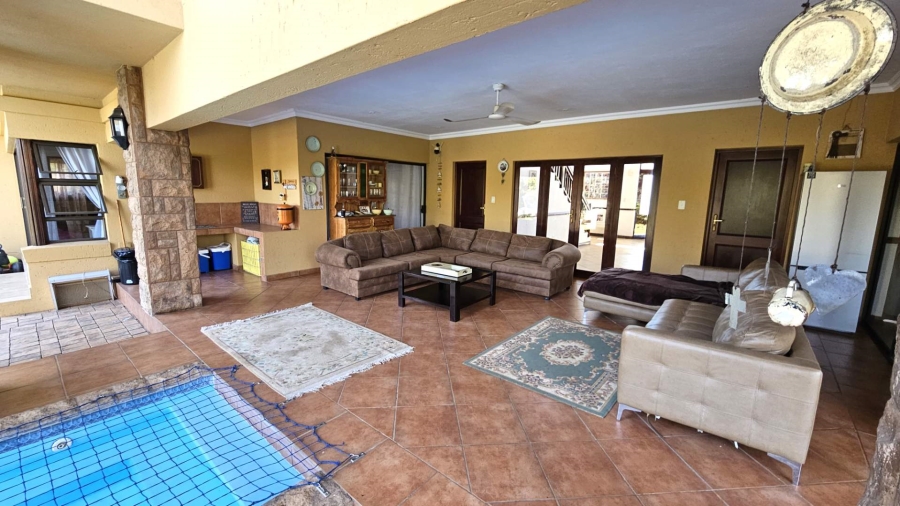 5 Bedroom Property for Sale in Birdwood Estate North West